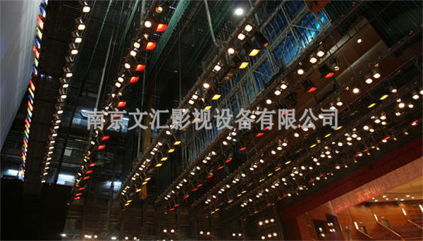 燈光吊桿2